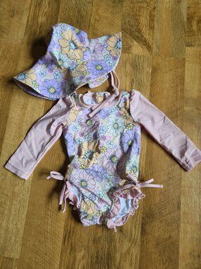 Caden Lane Long Sleeve Rash Guard With Ruffle Bottom and Printed Sun Hat